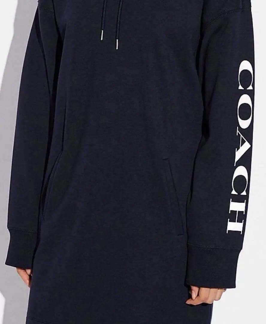 新品未使用 COACH コーチ エッセンシャルフーディードレスパーカー フーディ