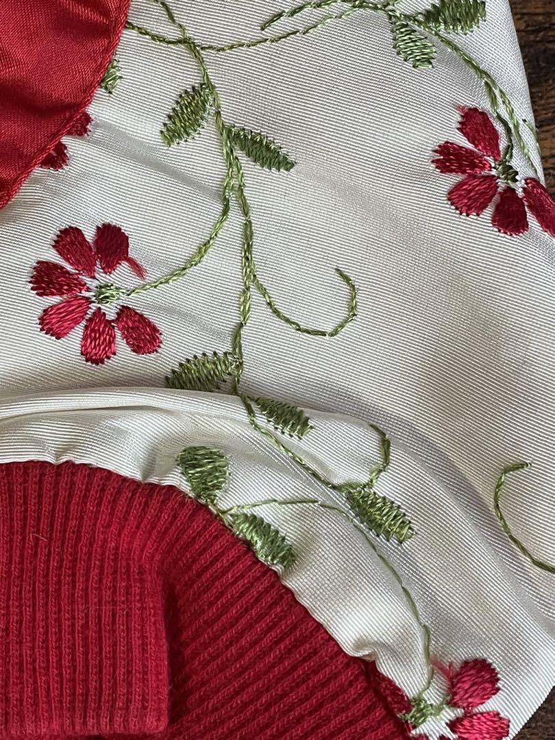 犬服　花の刺繍が綺麗なスカジャン　サイズM