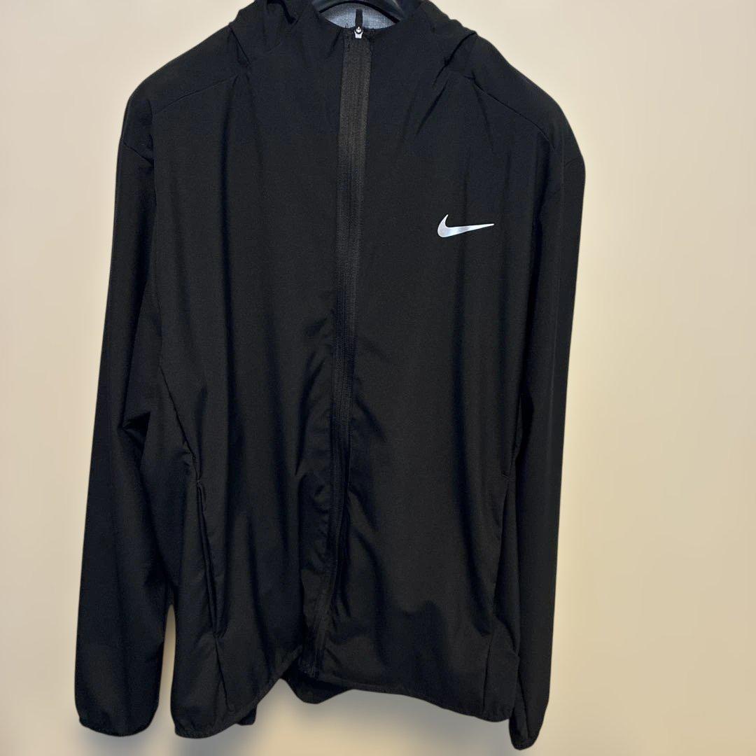 Nike ブラック ウィンドブレーカー フード付き