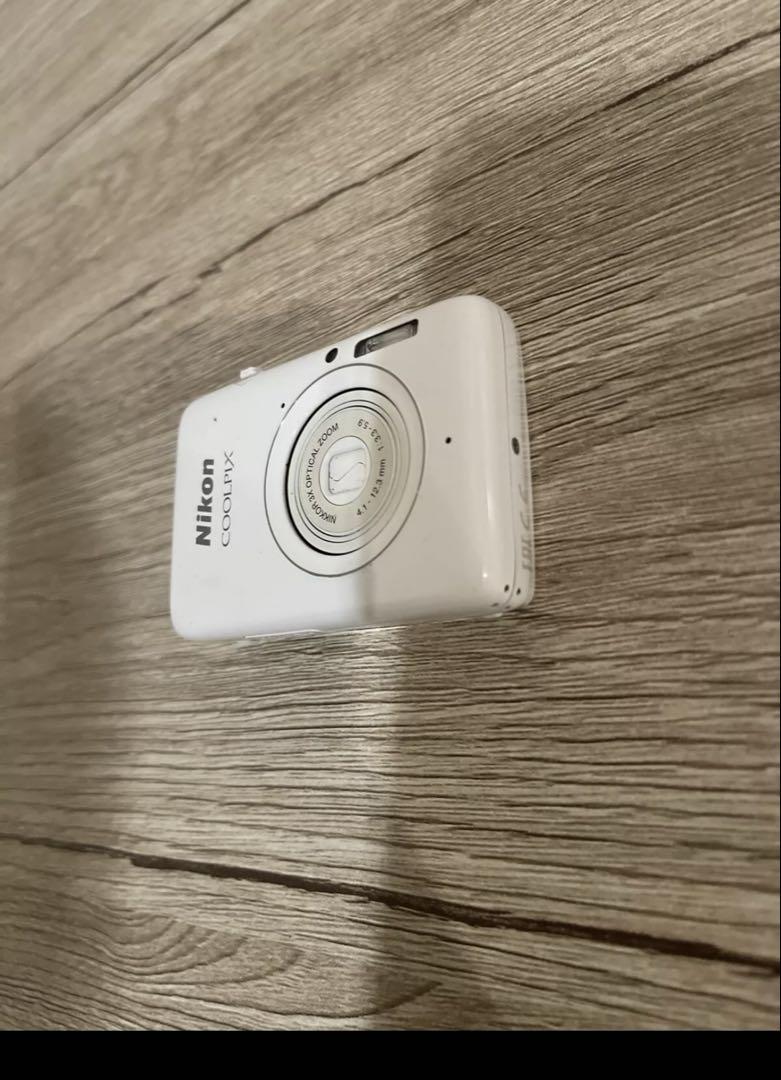 1759.Nikon ニコン COOLPIX デジカメ S02 ホワイト
