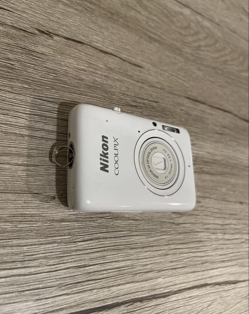 1759.Nikon ニコン COOLPIX デジカメ S02 ホワイト