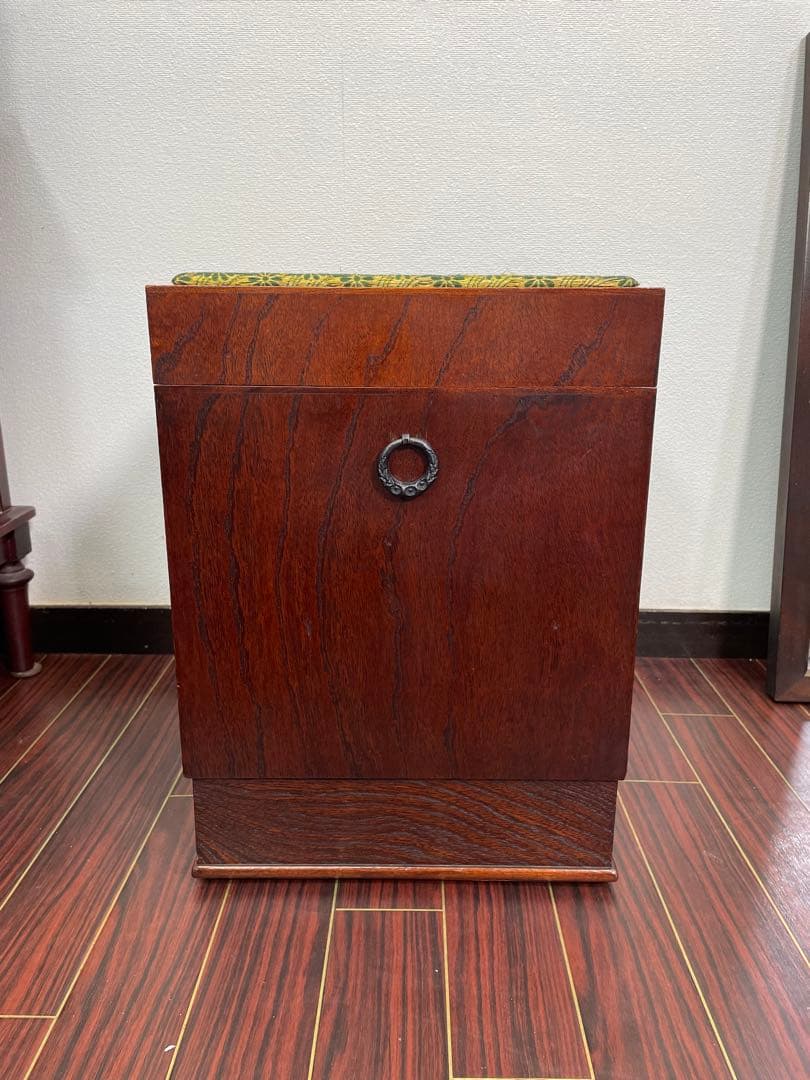 岩谷堂 椅子 スツール 畳 収納付き 収納箱 道具入れ チェア 和 昭和レトロ 岩谷堂 椅子 スツール 畳 収納付き 収納箱 道具入れ チェア 和 昭和レトロ