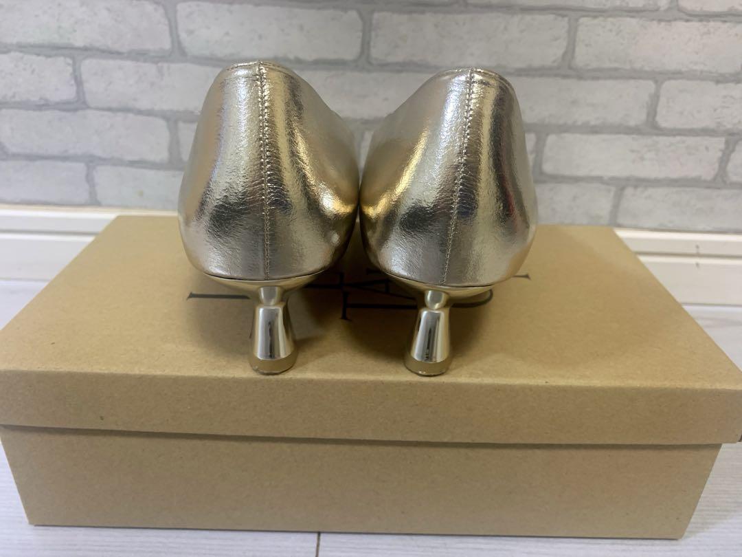 美品】 ルタロン ゴールド ポインテッドトゥ 低ヒール低