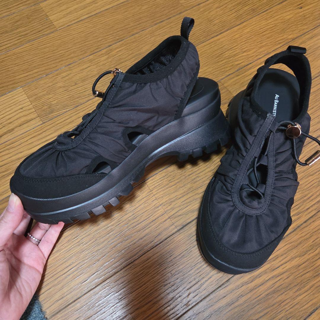 ブラック スポーツサンダル 厚底