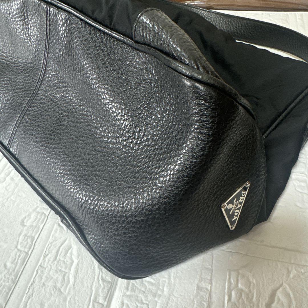 PRADA ショルダーバック　メッセンジャーバック