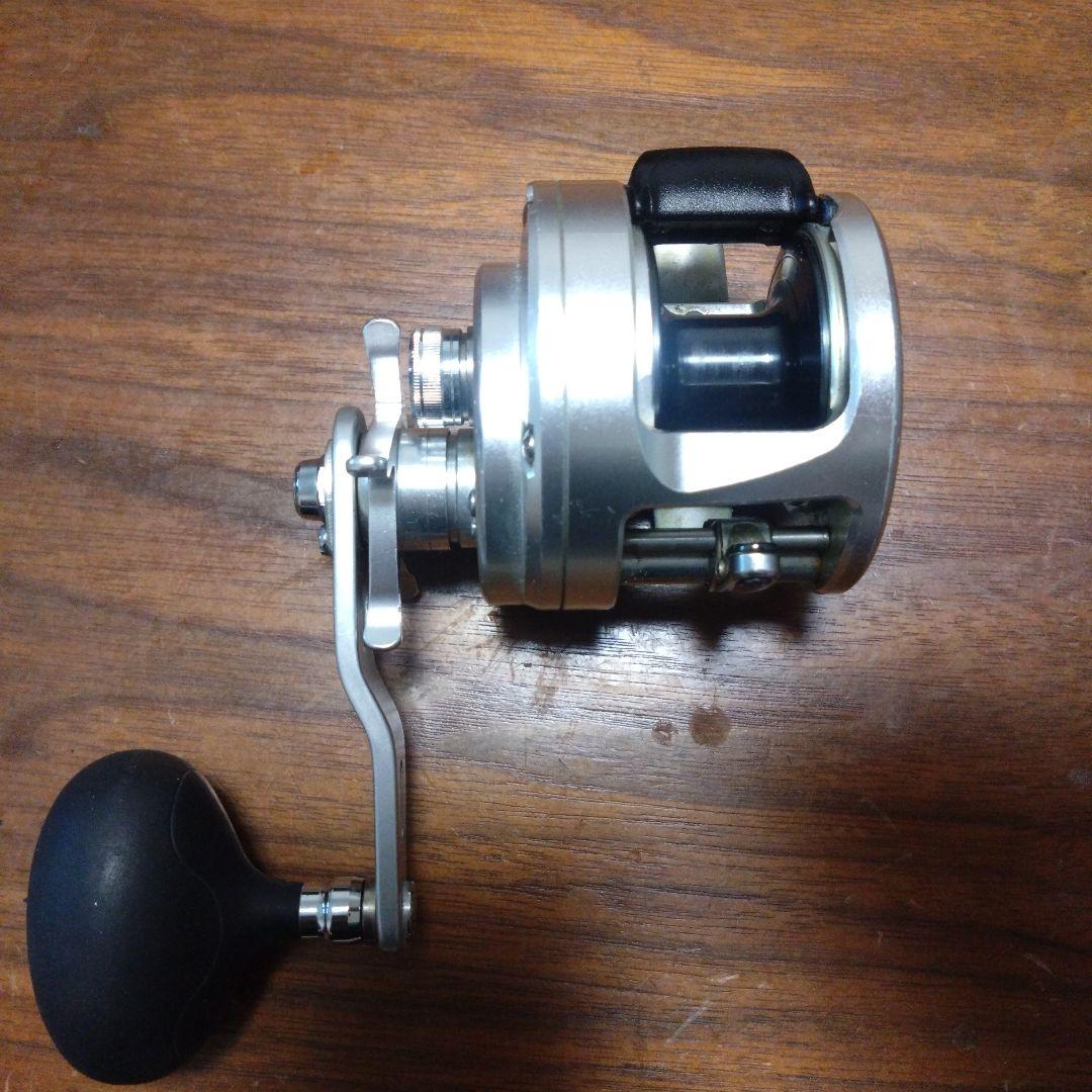 オシアカルカッタ３００HG シマノ(SHIMANO) 13オシアカルカッタ 300HG(右ハンドル) ☆限定