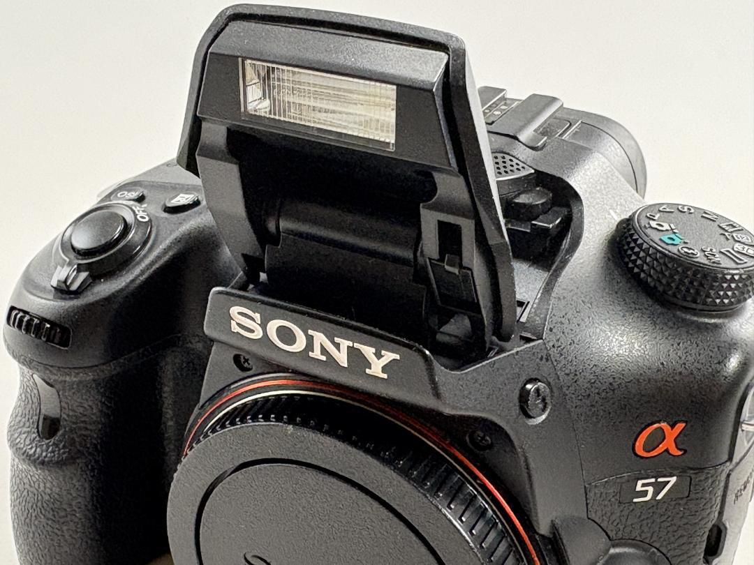 SONY ソニー α57 デジタル一眼カメラ 本体 ボディ バッテリー２個付属