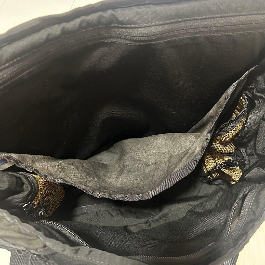 MYSTERY RANCH アウトサイダー ブラックメッセンジャーバッグ MYSTERY RANCH アウトサイダー ブラックメッセンジャーバッグ