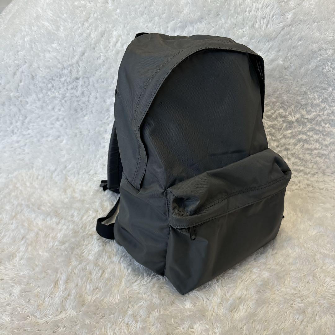 美品 エルベシャプリエ グレー(フュズィ)ナイロンデイパック リュック