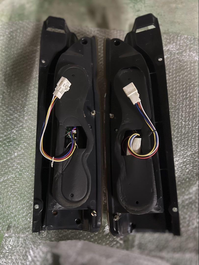 200系ハイエース　LED テールライト ハーネス付き