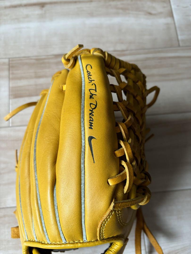 Nike DiamondEdge TEAM イエローグローブ