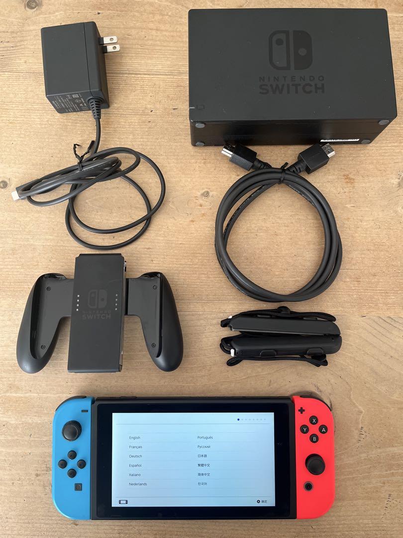 Nintendo Switch 本体 青と赤のJoy-Con