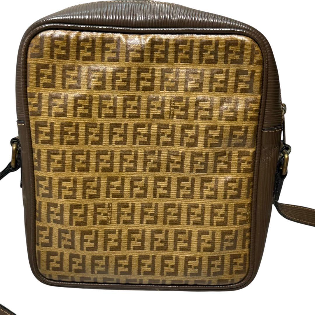 充実の品 FENDI オレンジポシェット ズッカ柄 バッグ