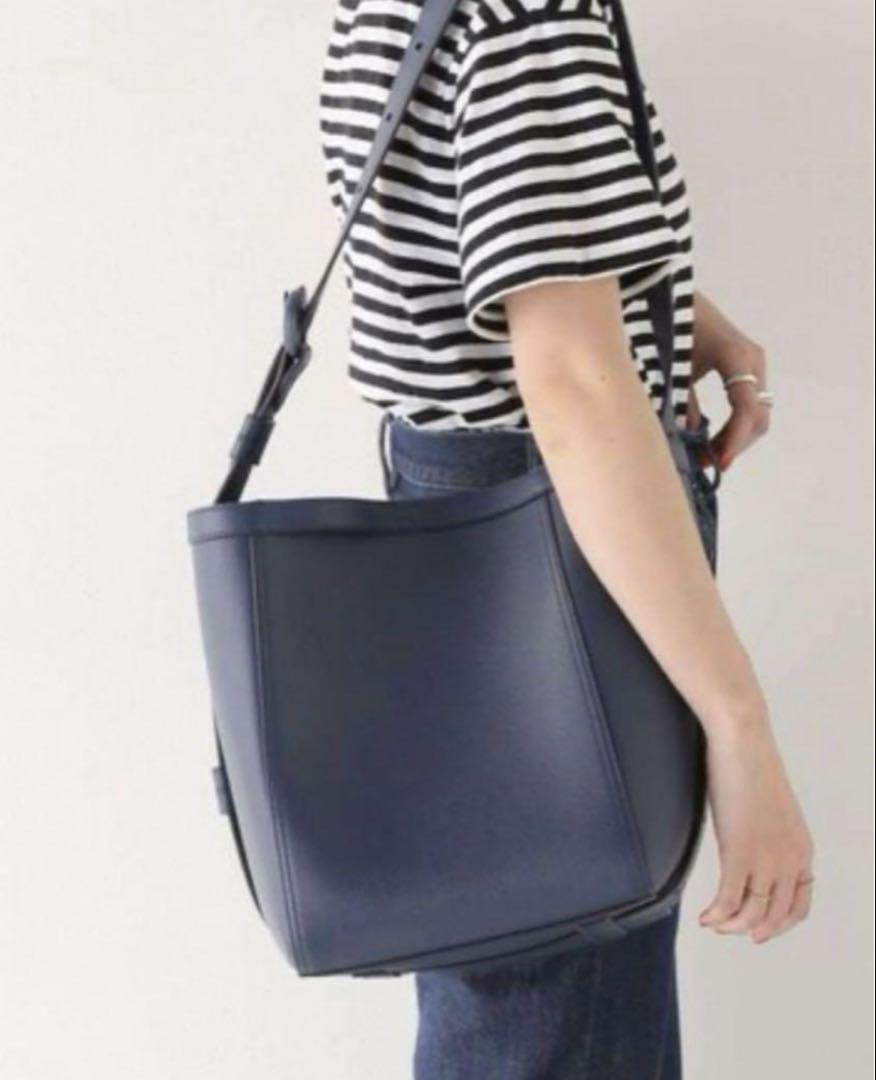 美品 J&M DAVIDSON TONNE BAG ネイビー ショルダー A4可 美品 J&M DAVIDSON TONNE BAG ネイビー ショルダー A4可