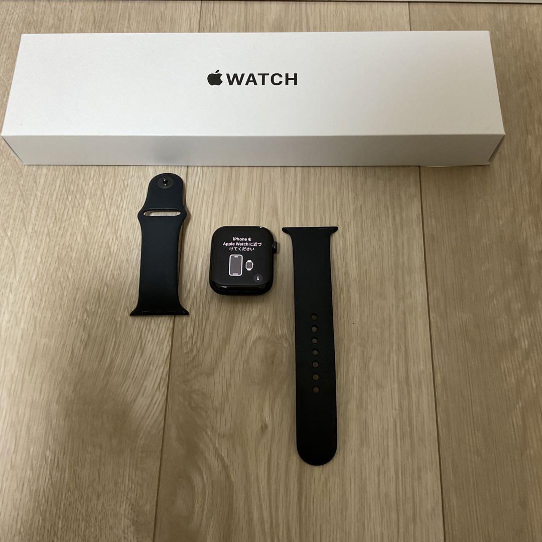 Apple Apple