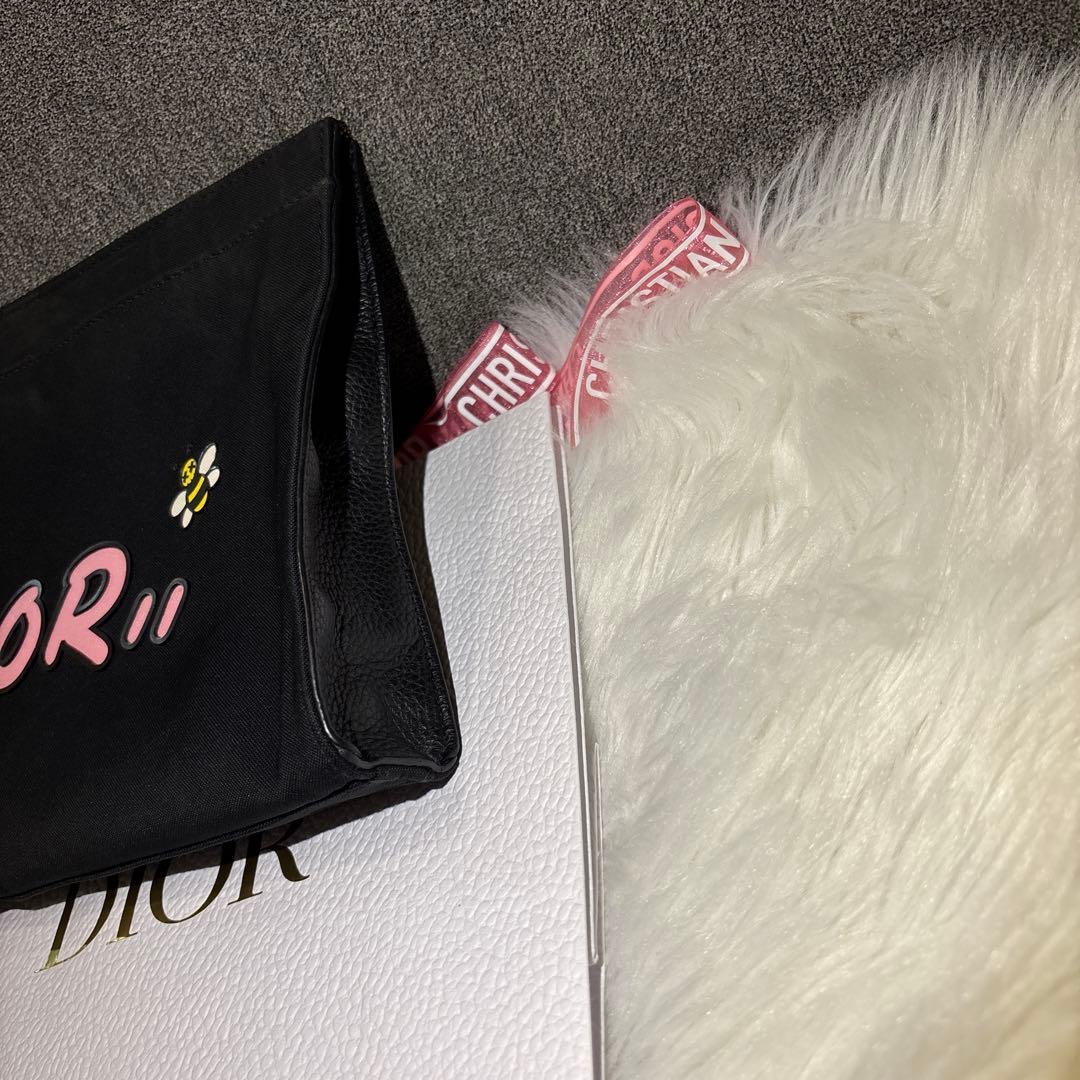 本日限定価格✨Dior kaws 正規品 黒 ナイロン バッグ 本日限定価格✨Dior kaws 正規品 黒 ナイロン バッグ