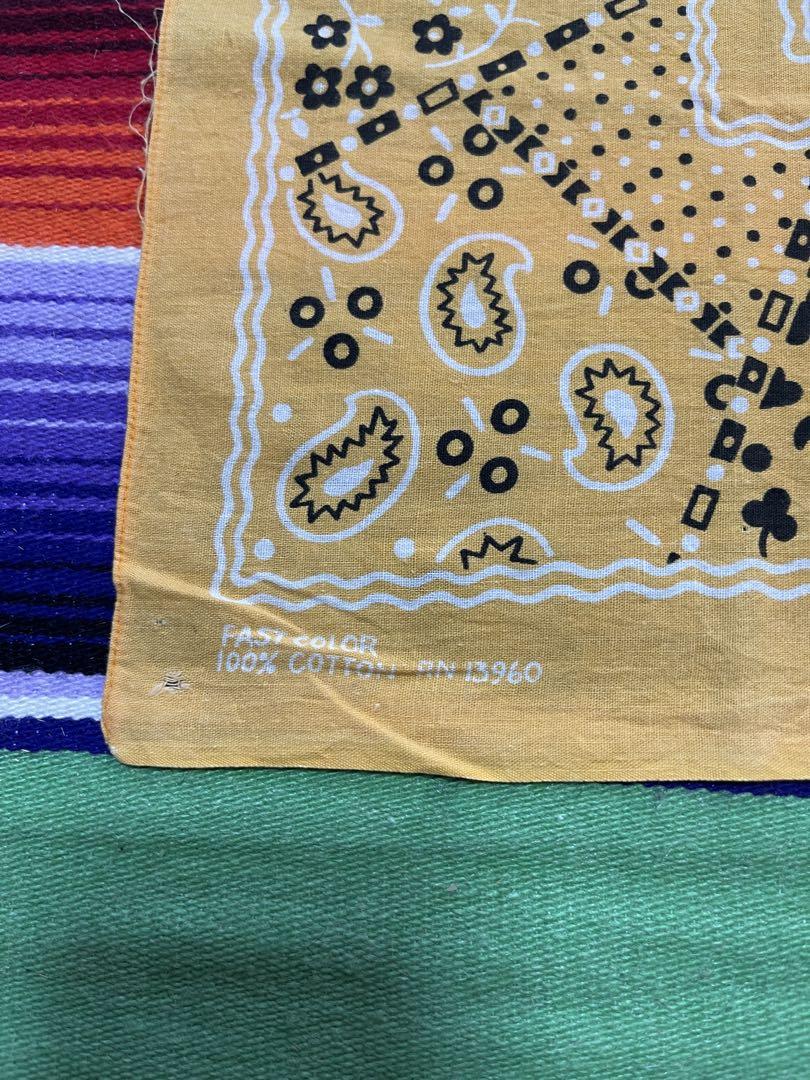 スペシャル　レア　vintage バンダナ クッキー柄　黄色　断捨離　アメリカ製 激レア 】⑱60s USA製 バンダナ PARIS クッキー柄 - メルカリ