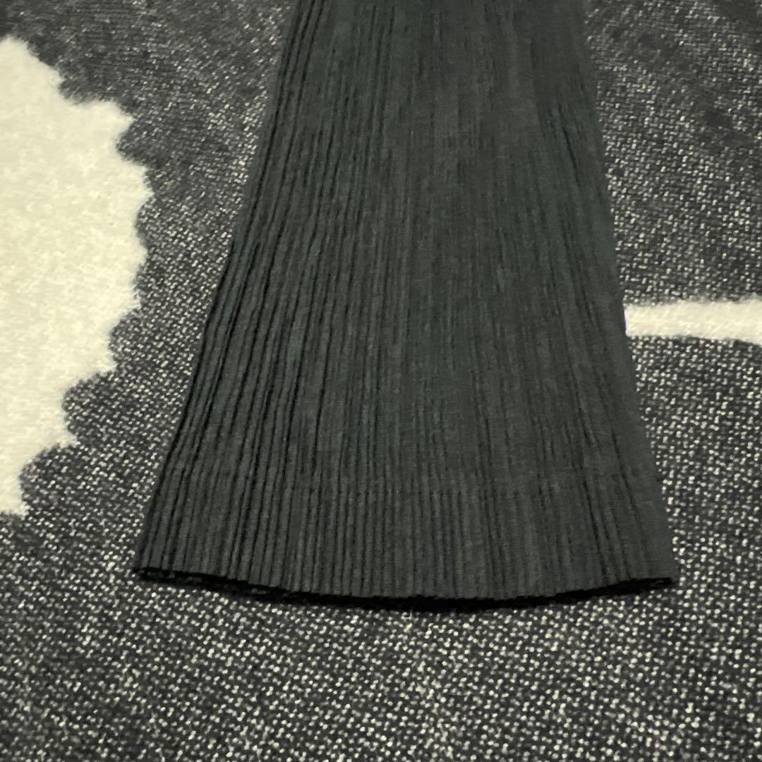 イッセイミヤケ！ 黒のプリーツカーディガン