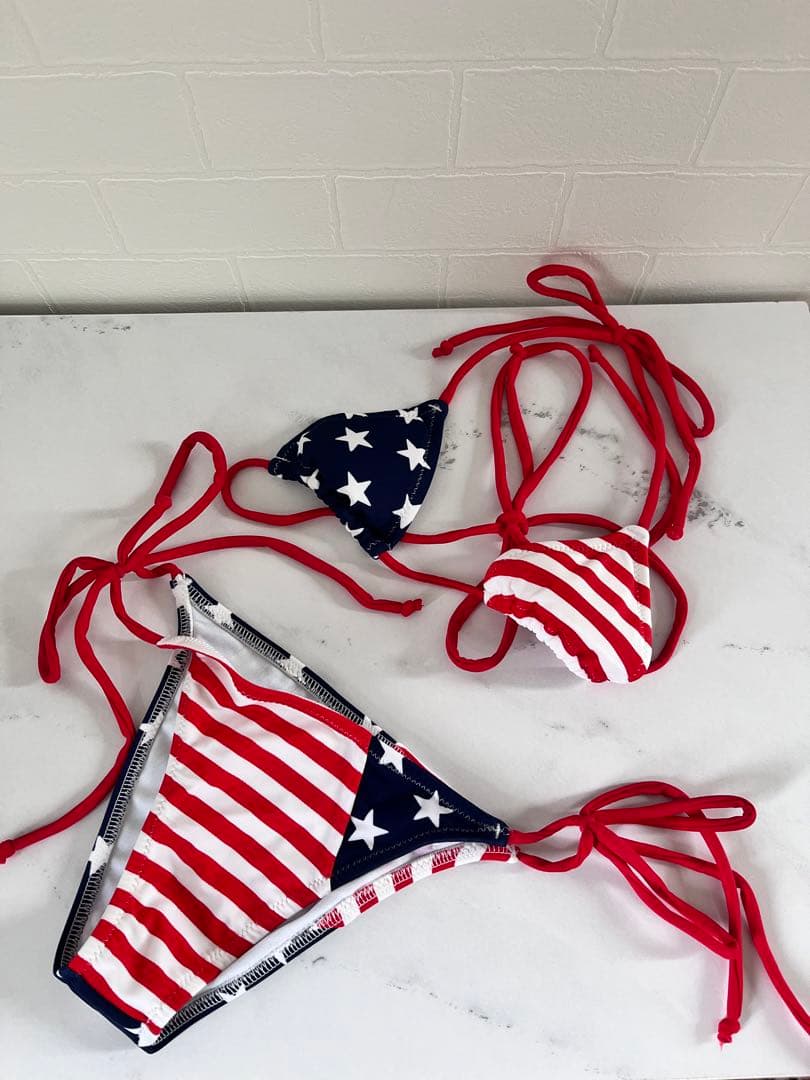 マイクロビキニgif ドゥモアマイクロビキニ セクシー