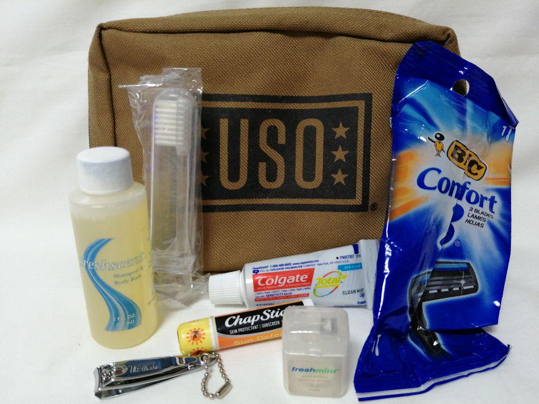 (3834)USO・トイレタリーポーチ（用品入り）米軍放出品、良品