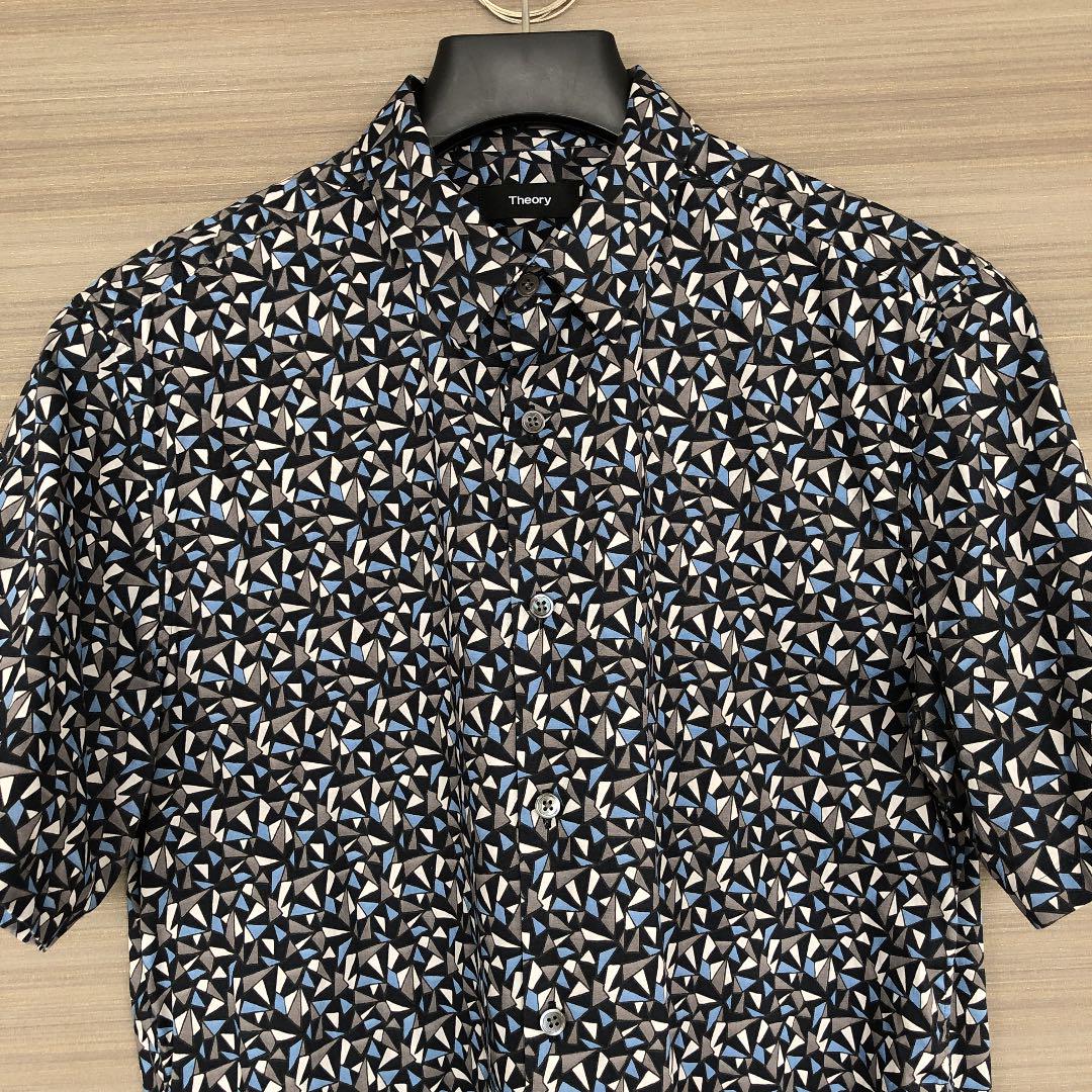 FENDI 幾何学模様 Tシャツ 半袖 FENDI 幾何学模様 半袖シャツ S