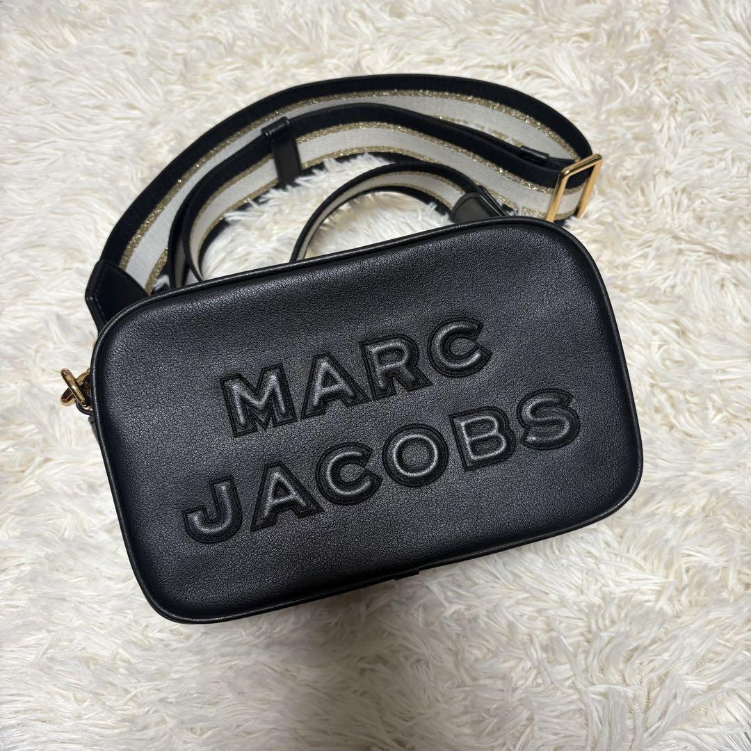 MARC JACOBS ブラック ショルダーバッグ MARC JACOBS ブラックショルダーバッグ