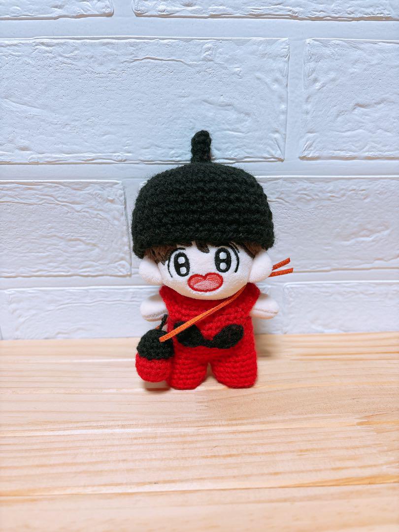 専用♡ 10cm ぬいぐるみ　服　　　j-hope ドングリ　赤