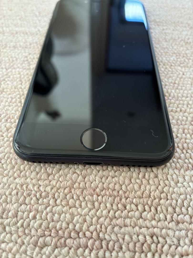 Apple iPhone SE第二世代(SE2)ブラック スマートフォン本体