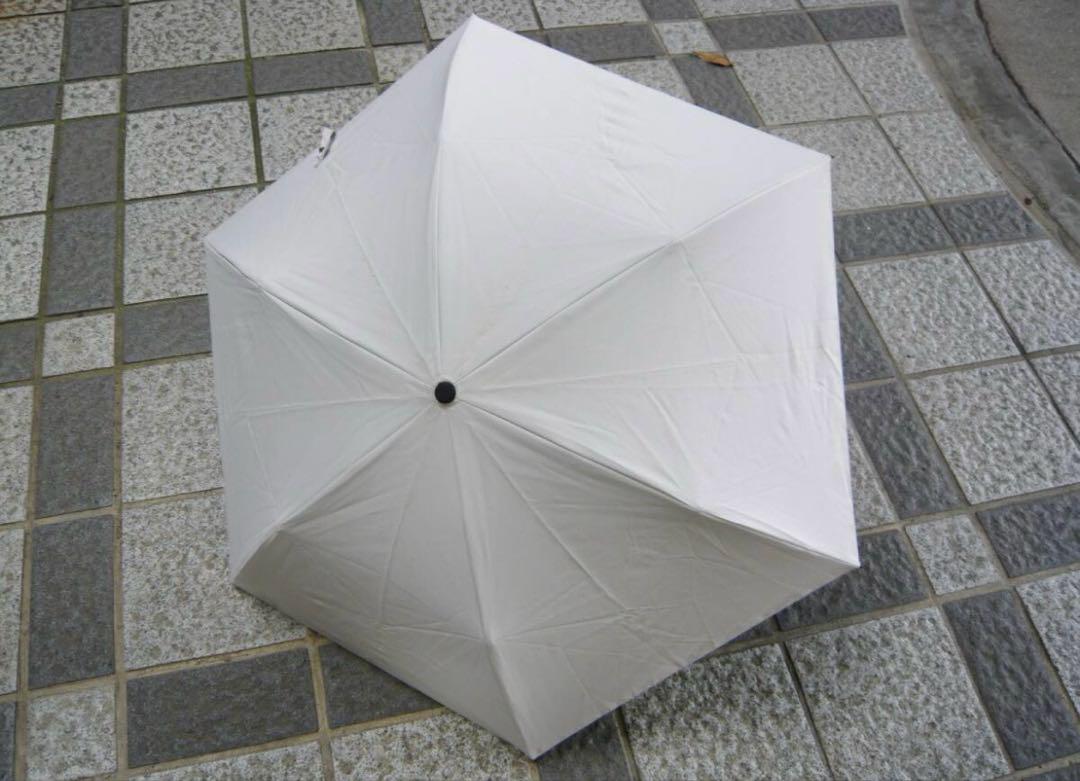 【値下げしました】SUN BARRIER 100折りたたみアイボリー日傘２段折り