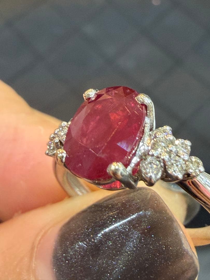 鑑別付き極上鸽血紅 モザンビーク産ルビーリング 2.51ct