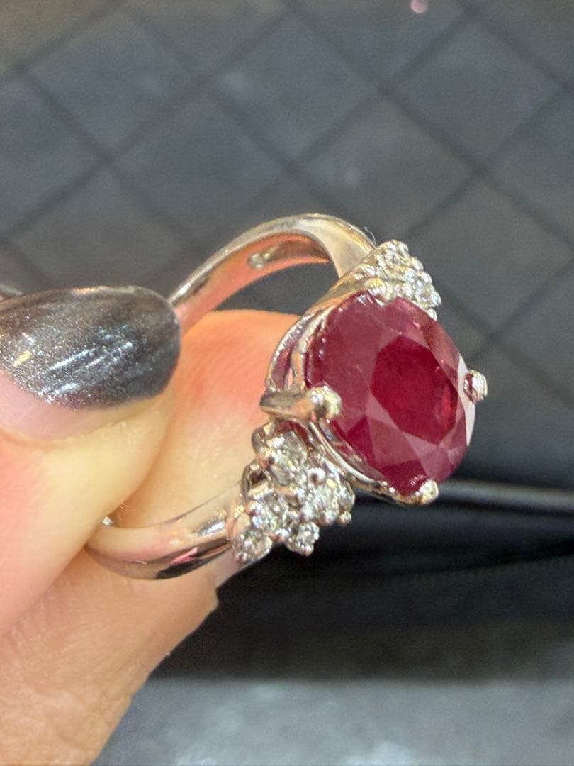 鑑別付き極上鸽血紅 モザンビーク産ルビーリング 2.51ct