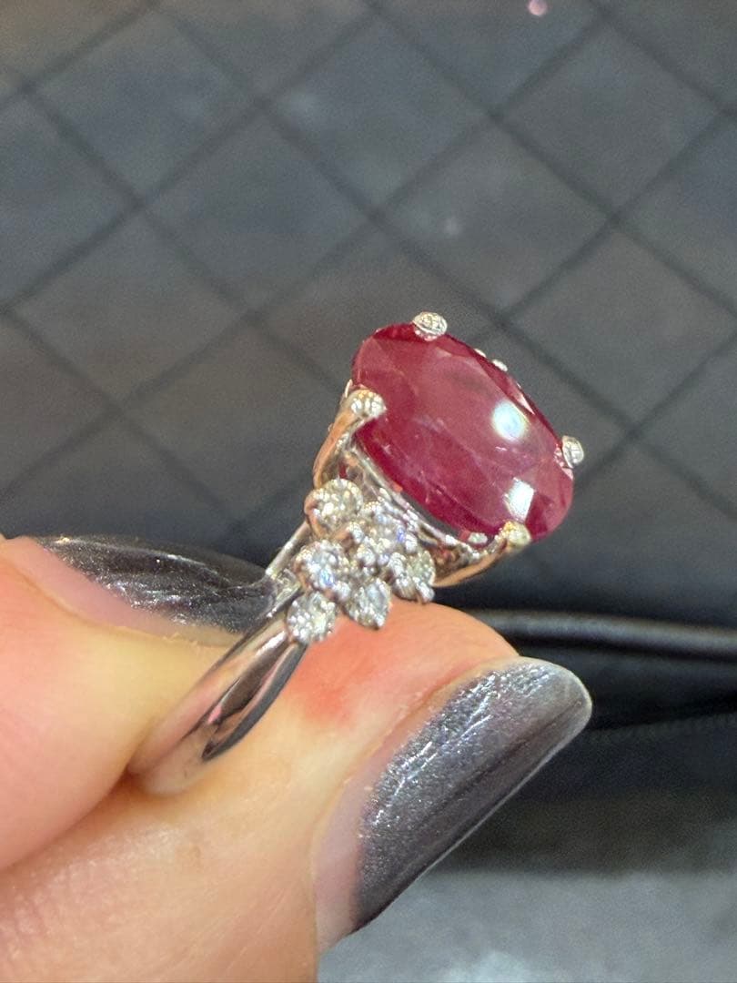 鑑別付き極上鸽血紅 モザンビーク産ルビーリング 2.51ct