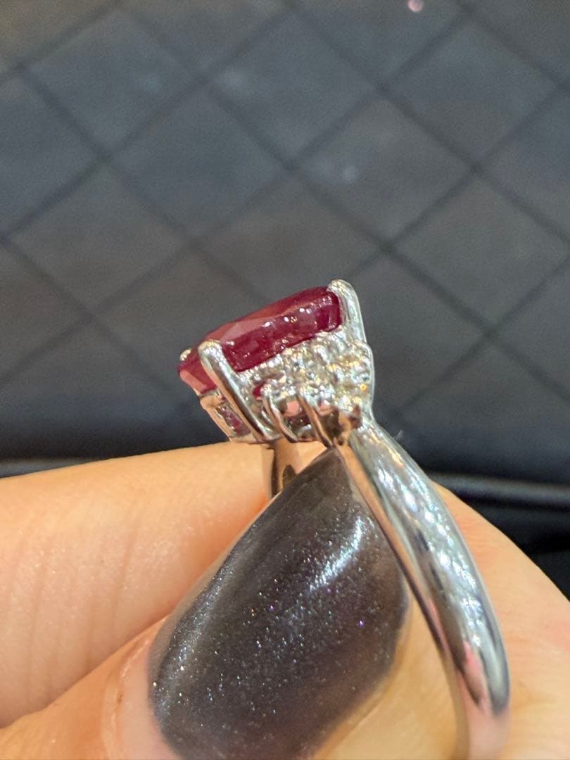 鑑別付き極上鸽血紅 モザンビーク産ルビーリング 2.51ct