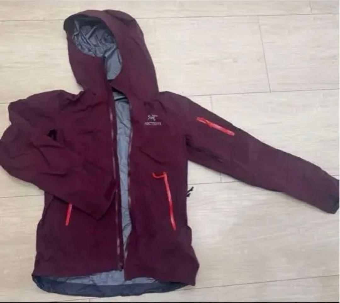 バーガンディ フード付きジャケットXS SS ARC TERYX