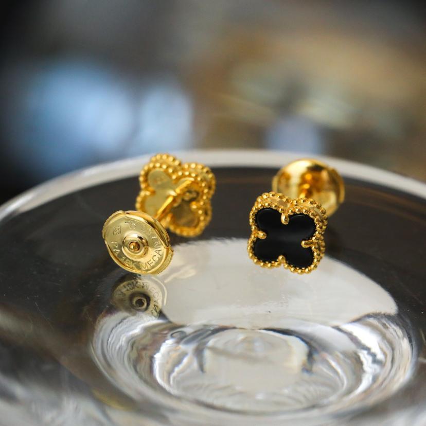 Van Cleef & Arpels ピアスオニキス