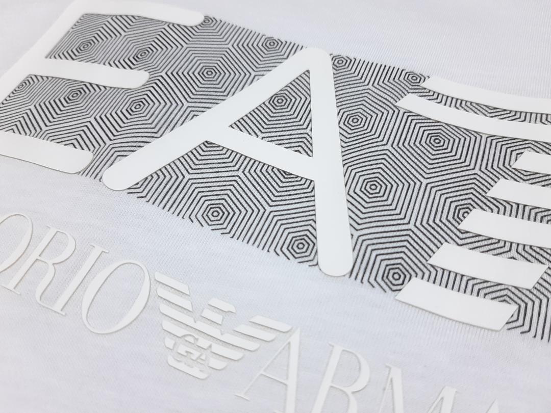 【新品】EA7/アルマーニジュニア　ビッグロゴ「半袖Tシャツ」16A・16歳 新品】EA7/アルマーニジュニア 定番・半袖Tシャツ 16A・16歳