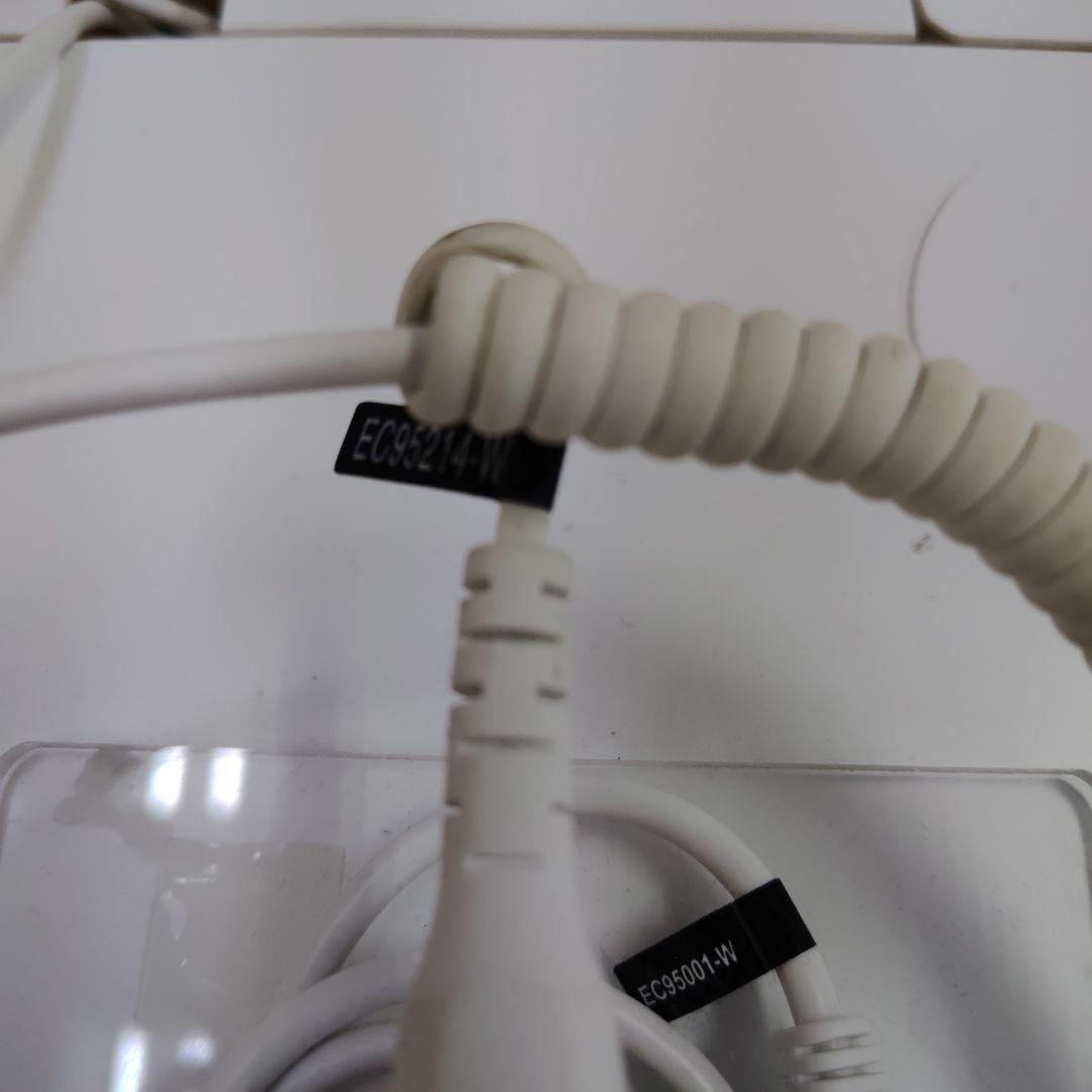 Lightningコネクタ EC9241-RX EC5001-W目立った傷や汚れなし