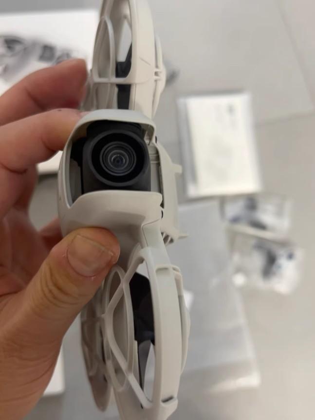 UHDカメラ搭載 小型ドローン