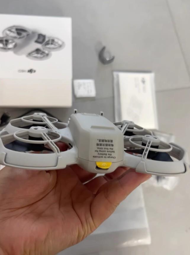 小型ドローン