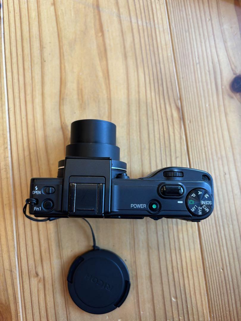 RICOH GX200 (自動開閉キャップつき)