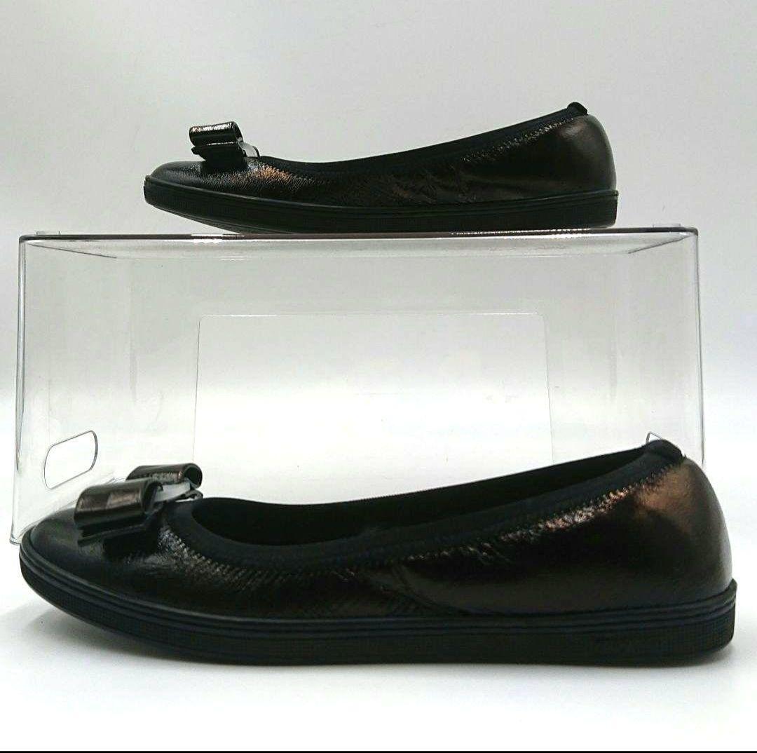 極美品【フェラガモ】ヴァラ　リボン　切り替え　バレエシューズ　フラットシューズ FERRAGAMO フェラガモ バレエシューズ リボン 靴 Salvatore