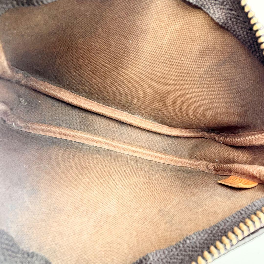 VUITTON