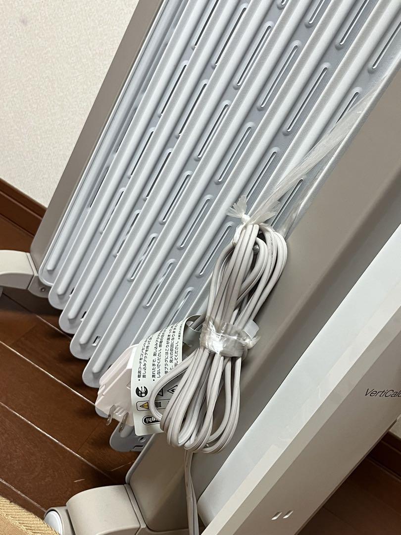 【あか　美品】デロンギ　オイルヒーター　ヴェルティカルドRHJ21F08