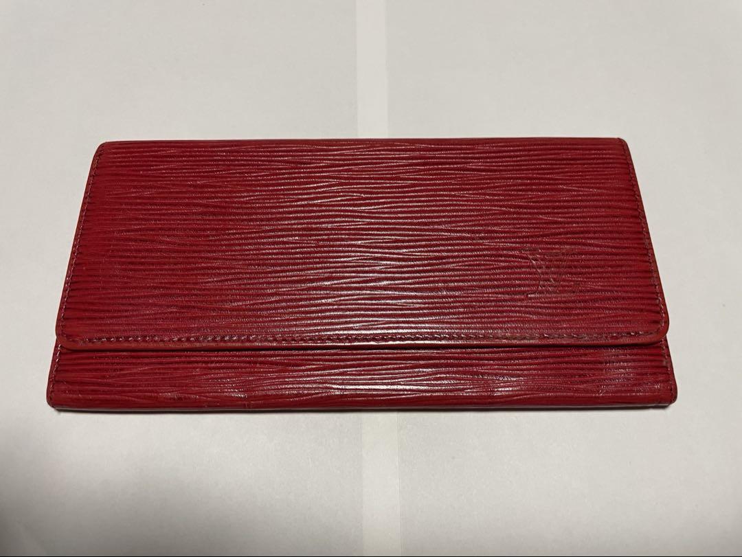 Louis Vuitton エピレザー 二つ折り財布 レッド Louis Vuitton エピレザー 二つ折り財布 レッド