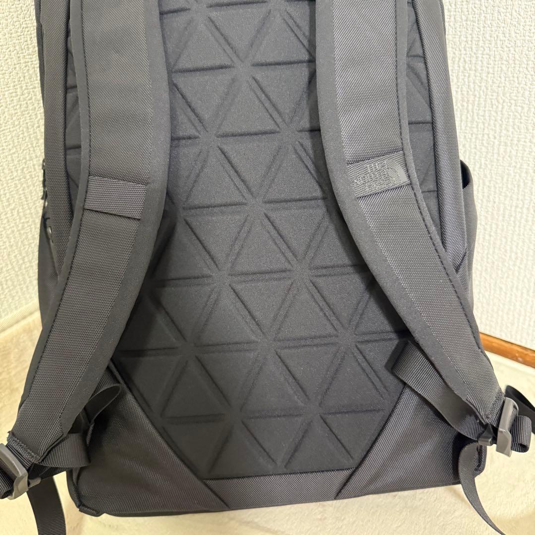 【極美品】ノースフェイス　Shuttle Daypack