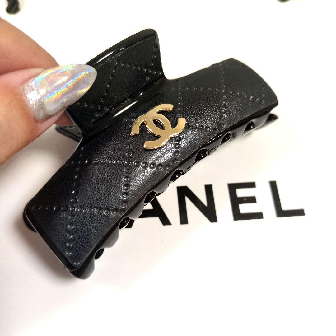 CHANEL ブラック ヘアクリップ キルティング／ノベルティ／新品