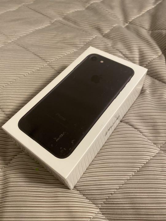 35%割引ブラック系【最安値に挑戦】 iPhone 7 Jet Black 32 GB sim