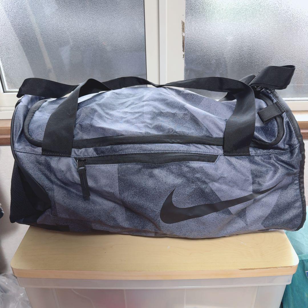 美品Nike ダッフルバッグ ボストン グレー・ブラック旅行部活メンズナイキ