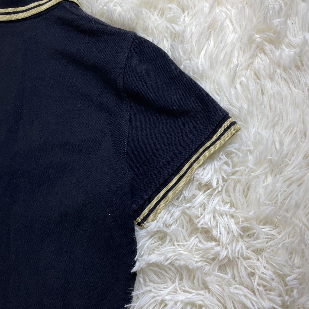 FRED PERRY G12 レディース ブラック×ゴールド ロゴ ポロシャツ