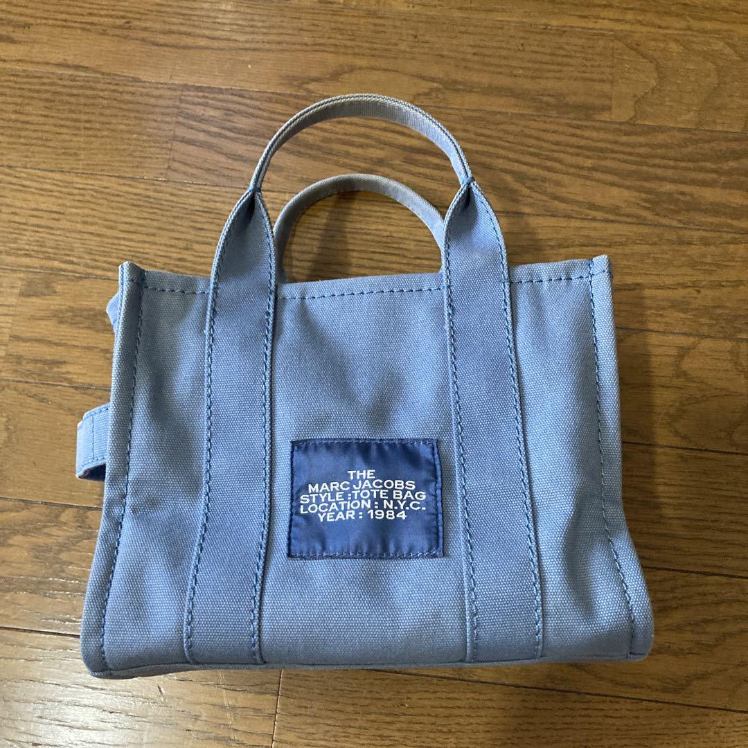 MARC JACOBS THE TOTE BAG ライトブルークリスタル MARC JACOBS THE TOTE BAG ライトブルークリスタル バッグ